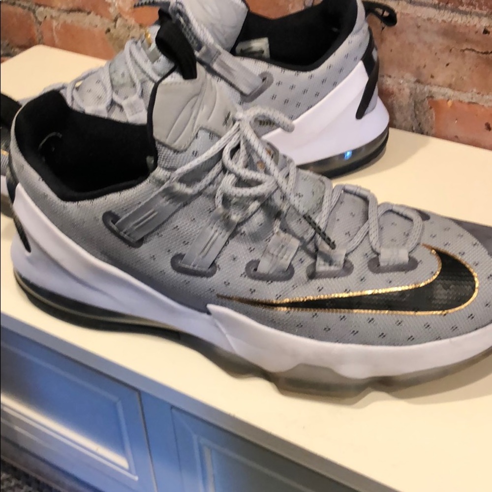 Lebron 13 low cool Grey men’s 14